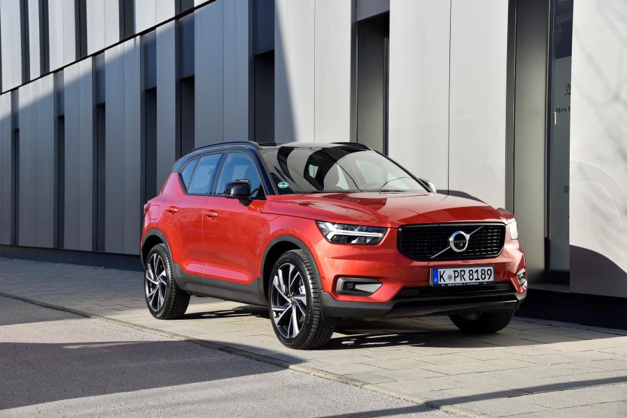  Volvo XC40 D4 R-Design 2017 года  (WW) (фото 20 из 44)